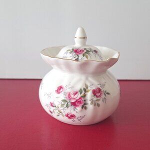 Dainty Jar
